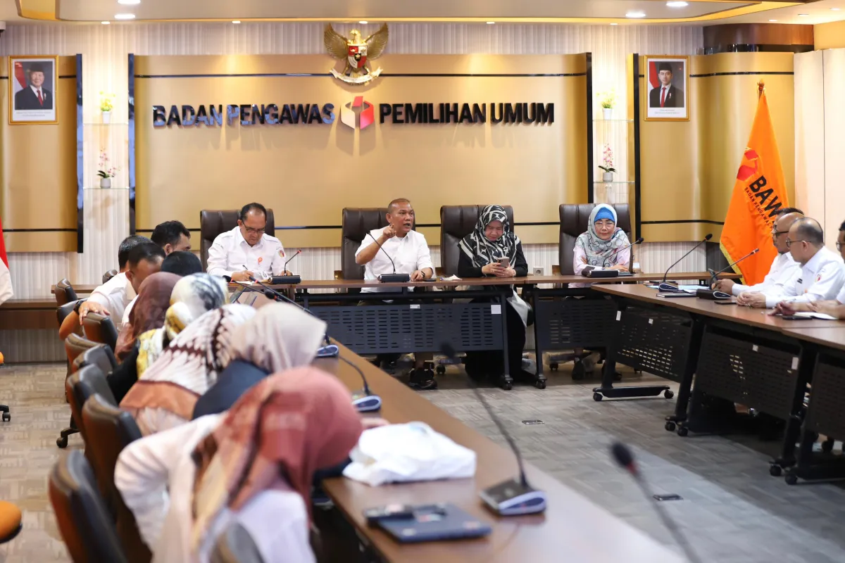 Sekjen Bawaslu Pimpin Rapat Pemaparan Program dan Anggaran untuk Kebijakan 2026