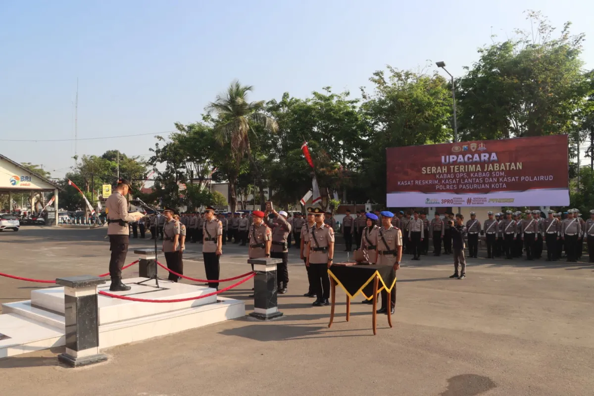 Kapolres Pasuruan Kota Pimpin Sertijab Lima Pejabat Utama
