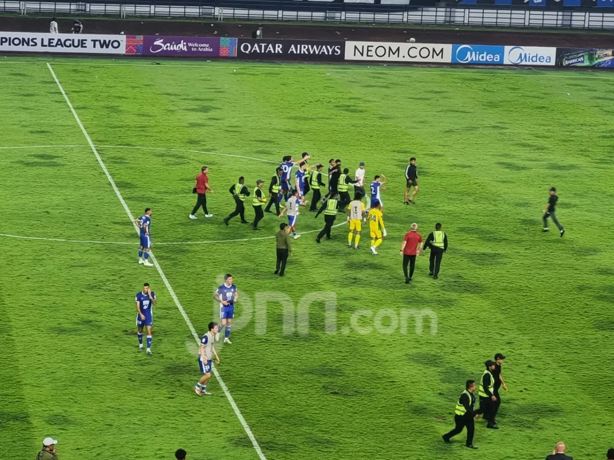 Bobotoh Protes di Lapangan Usai Persib Gagal Lolos AFC Champions League