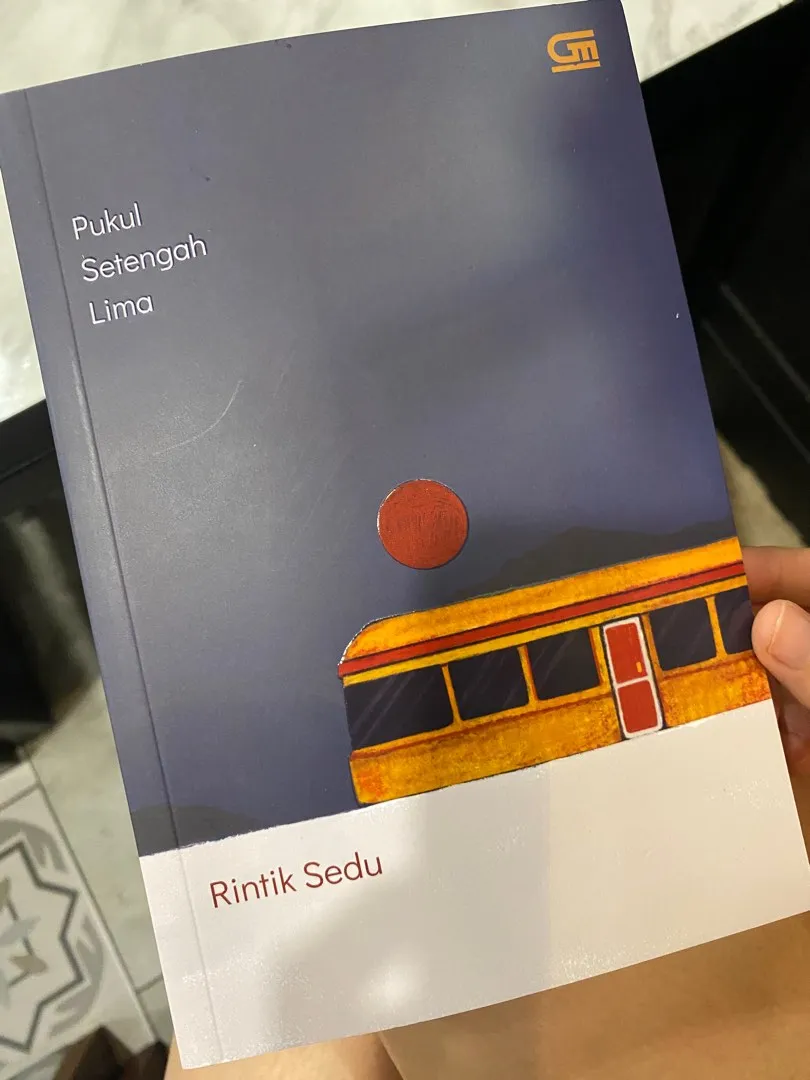 Menggali Makna 'Pulang' dalam Novel 'Pukul Setengah Lima' Karya Nadhifa Allya Tsana