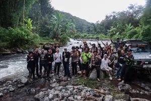 Polres Jember dan Raung Offroad Salurkan Bantuan Sosial ke Desa Terpencil
