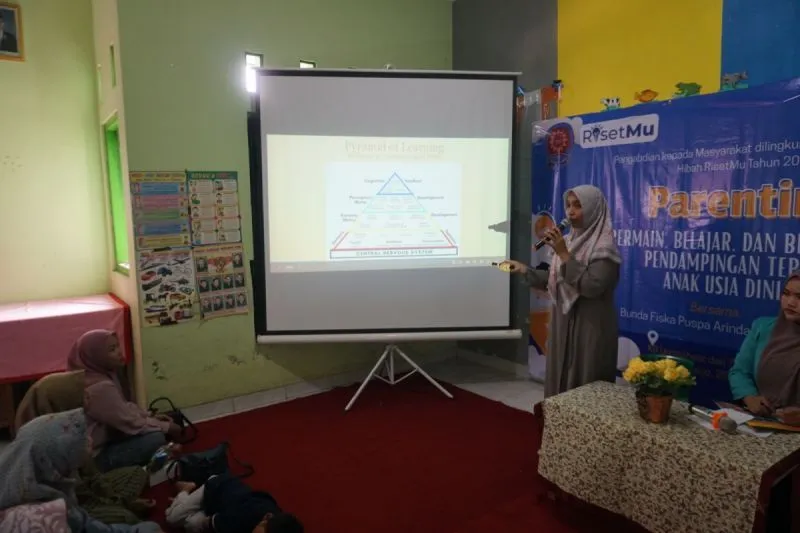 UMS Selenggarakan Parenting di KB/TK Ummahaat Aisyiyah Grogol