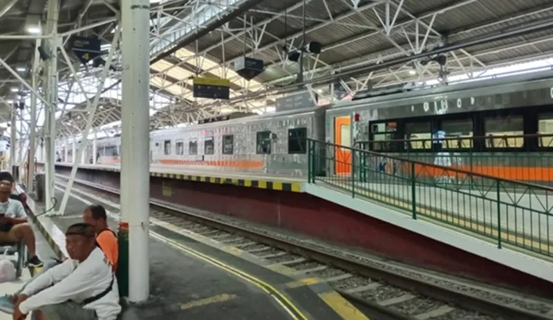 KAI Berikan Penghargaan kepada Petugas yang Berhasil Gagalkan Pencurian Kabel Sinyal Kereta