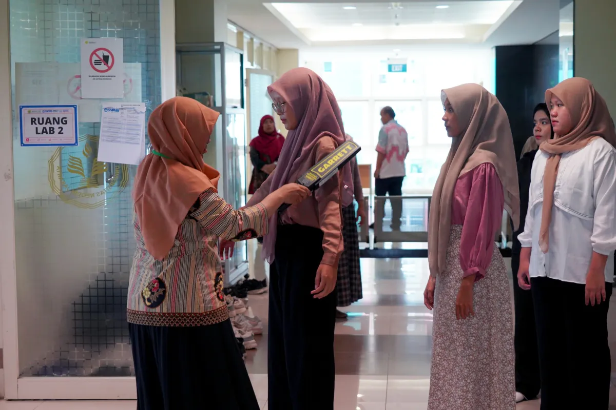 UNJ Terapkan Metal Detector untuk Cegah Kecurangan UTBK SNBT 2025