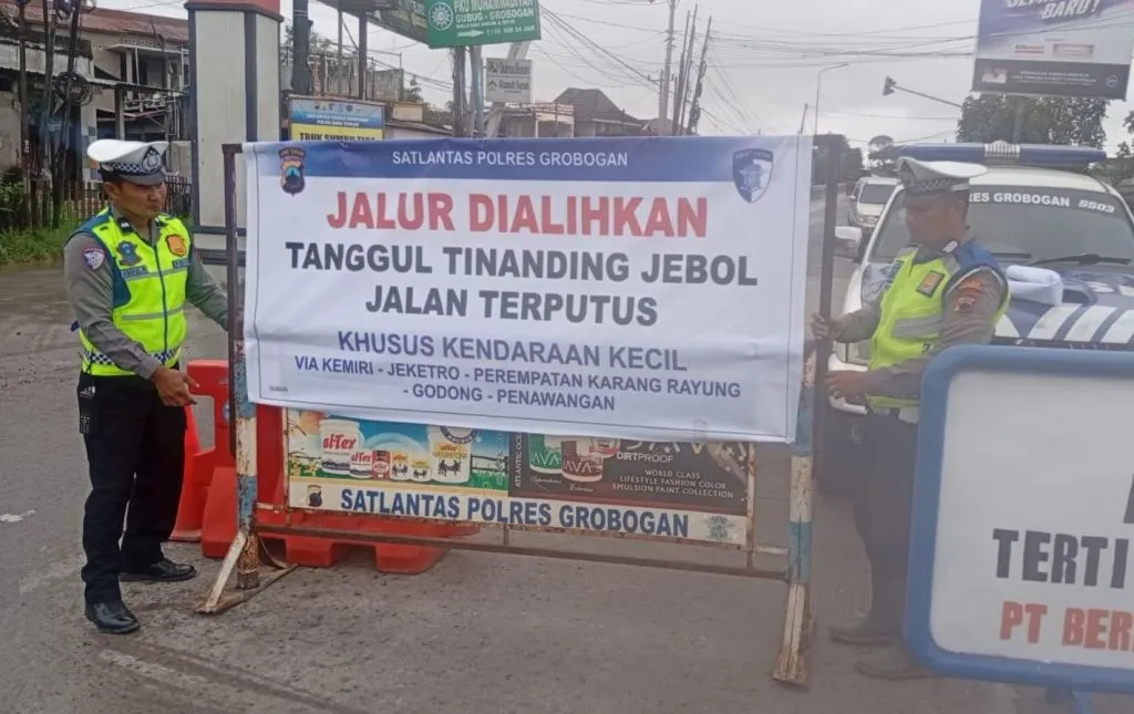 Putusnya Jalur Semarang-Grobogan, Polisi Alihkan Arus Lalu Lintas