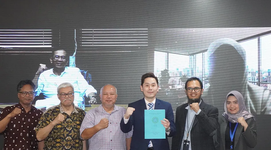 Rico Tedyono Raih Doktor dengan Inovasi Fintech Menuju Keadilan Ekonomi