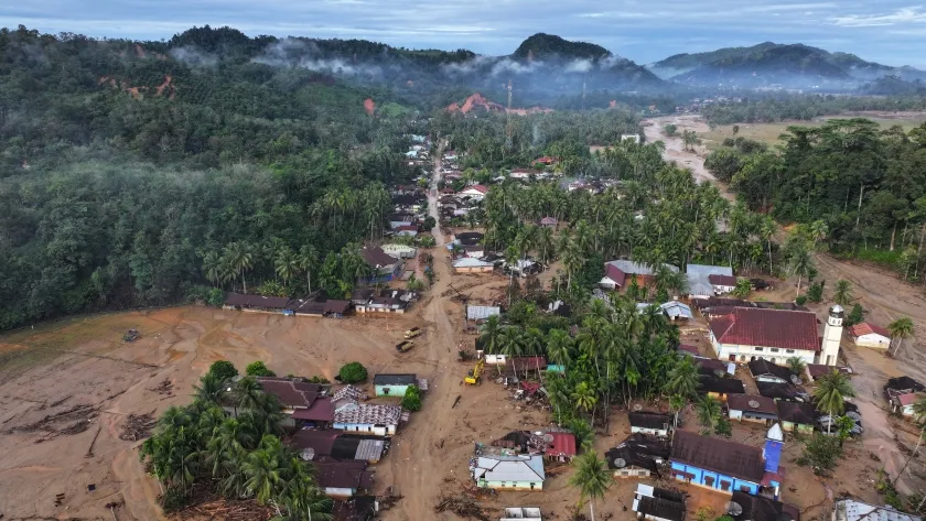 Jatam Soroti Kebijakan Pencabutan Izin Korporasi di Tengah Bencana Sumatera