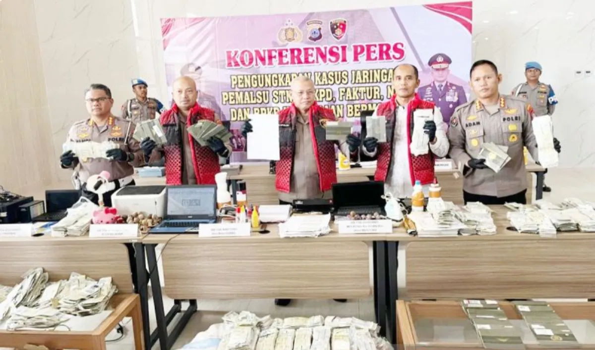 Enam Tersangka Sindikat Pemalsuan STNK dan BPKB Ditangkap di Kalsel