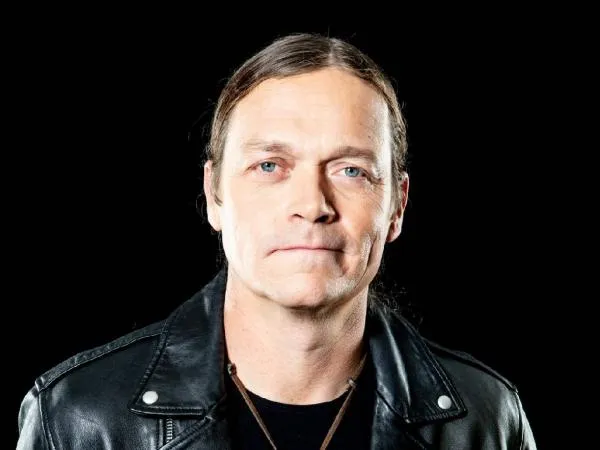 Vokalis 3 Doors Down, Brad Arnold, Tutup Usia di 47 Tahun