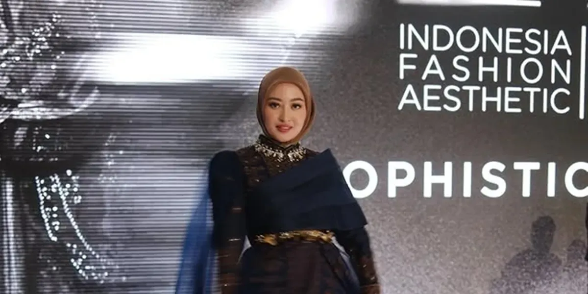 Puteri Modiyanti Memukau di Jakarta Fashion Aesthetic 2026