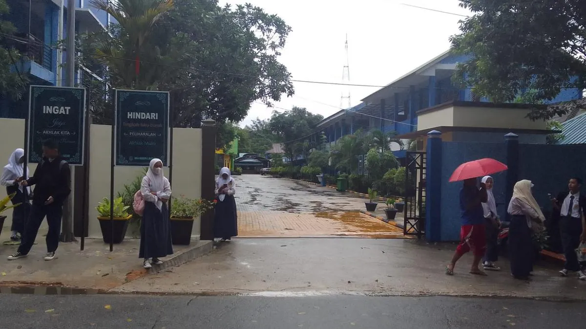 Sekolah di Batam Terapkan Pembelajaran Daring akibat Kelebihan Siswa