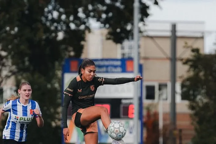Claudia Scheunemann Cetak Brace dalam Debutnya Bersama FC Utrecht Women