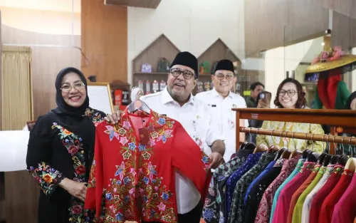 Gerai UMKM Jakarta Pusat Resmi Pindah ke Lobi Kantor Wali Kota