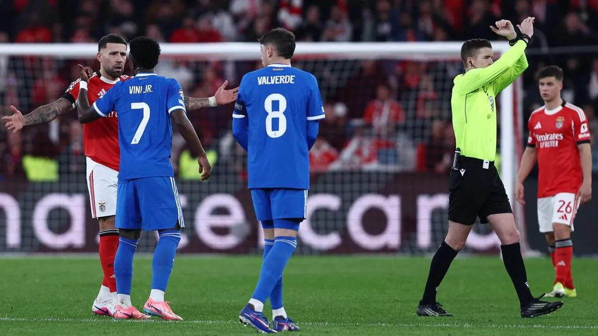 Otamendi Tunjukkan Tato Messi Usai Pertandingan Benfica vs Real Madrid