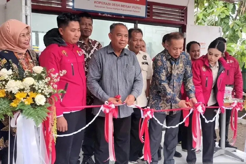 Menkop Resmikan Produk UMKM HIPMI DIY di Gerai KDKMP Sleman