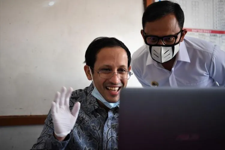 Usut Tuntas Dugaan Korupsi Pengadaan Laptop Kemdikbud