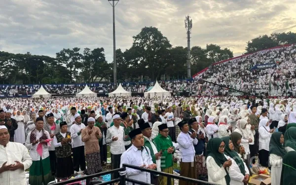 Puncak Peringatan Harlah 1 Abad NU Dihadiri 107 Ribu Jemaah di Stadion Gajayana
