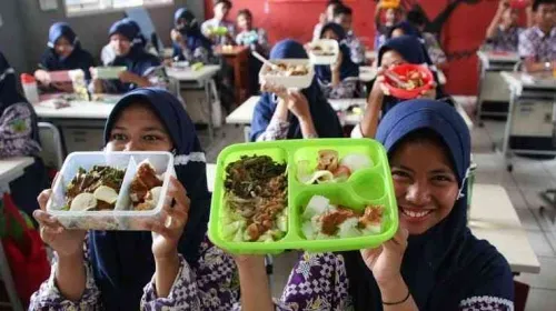 Program Makan Bergizi Gratis Sasar Anak Sekolah dan Ibu Hamil