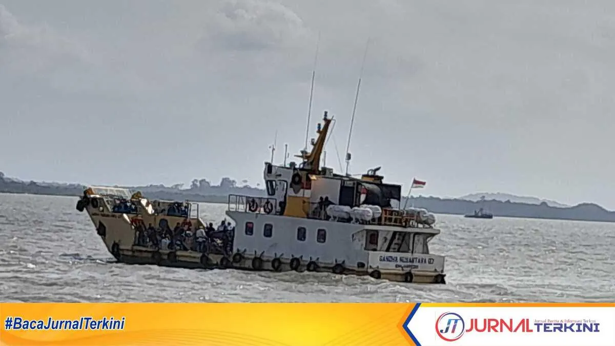 Kapal Penghubung Tol Laut di Karimun