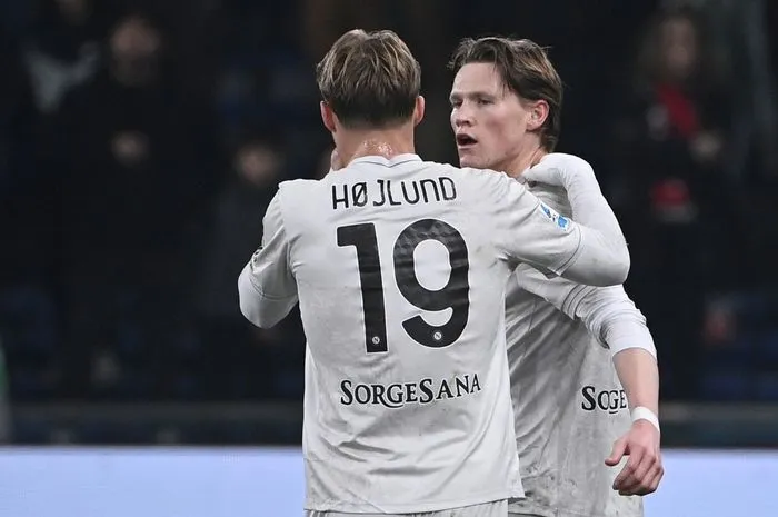Napoli Menang Dramatis atas Genoa, Pemain Usiran Man United Jadi Pahlawan