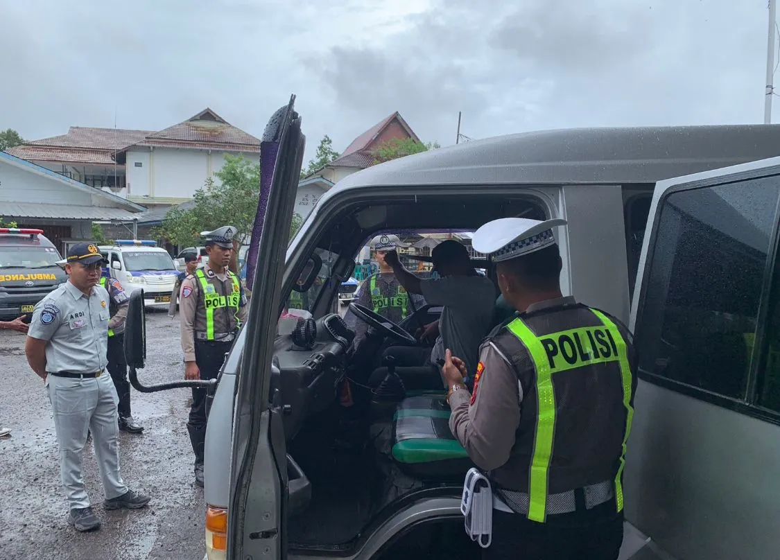 Satlantas Polres Belitung Laksanakan Ramp Check Angkutan Umum di Terminal Tanjung Pandan