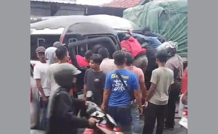 Kecelakaan Beruntun Melibatkan Empat Kendaraan di Jalur Pantura Cirebon