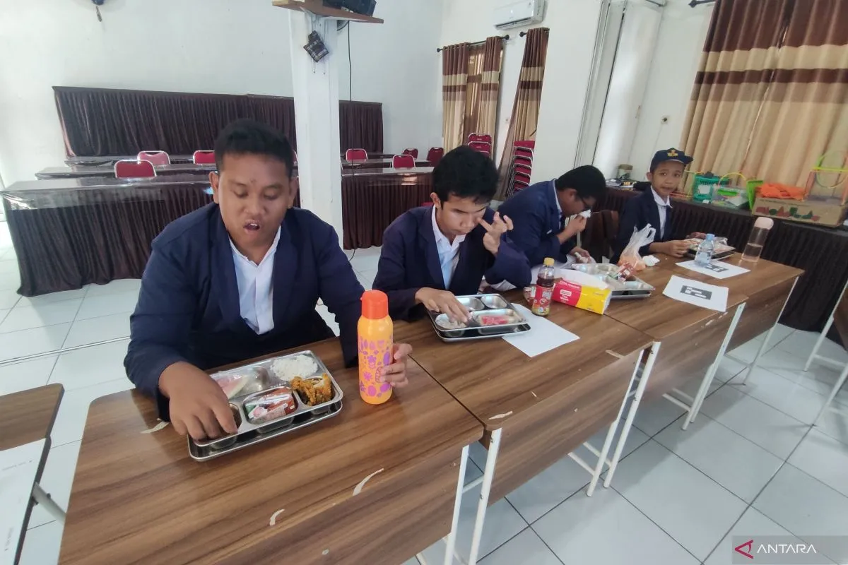 Kemensos dan BGN Perluas Layanan Gizi untuk Lansia dan Disabilitas