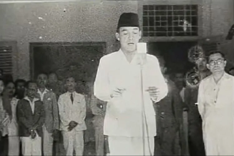 Menggugah Semangat Menyambut HUT RI ke-76: 15 Kutipan Pidato Ir. Soekarno