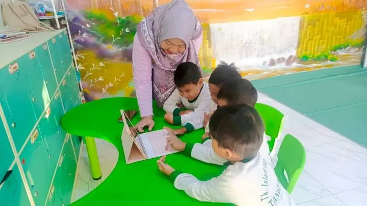 Inovasi Storybook Digital 'Mola dan Toti' Raih Penghargaan di Cibodas