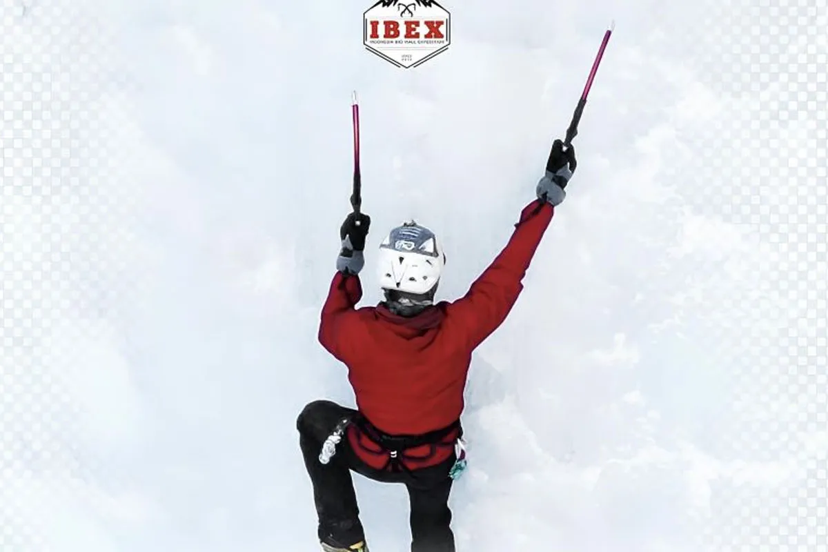 Tim IBEX Mulai Ekspedisi Ice Climbing di Pegunungan Es Siguniang, China