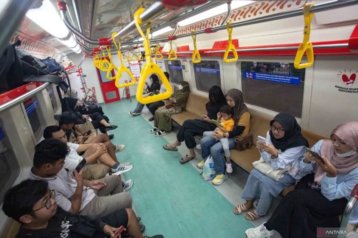 Program Kartu Lansia untuk Naik KRL: Fakta atau Hoaks?