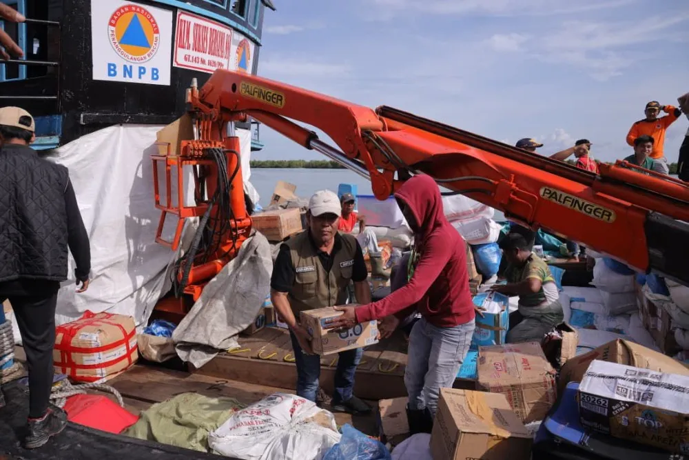 Bupati Aceh Besar Saksikan Persiapan Pembongkaran Bantuan di Pelabuhan Kuala Langsa