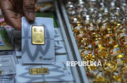 Harga Emas Antam Kembali Turun Signifikan Hari Ini
