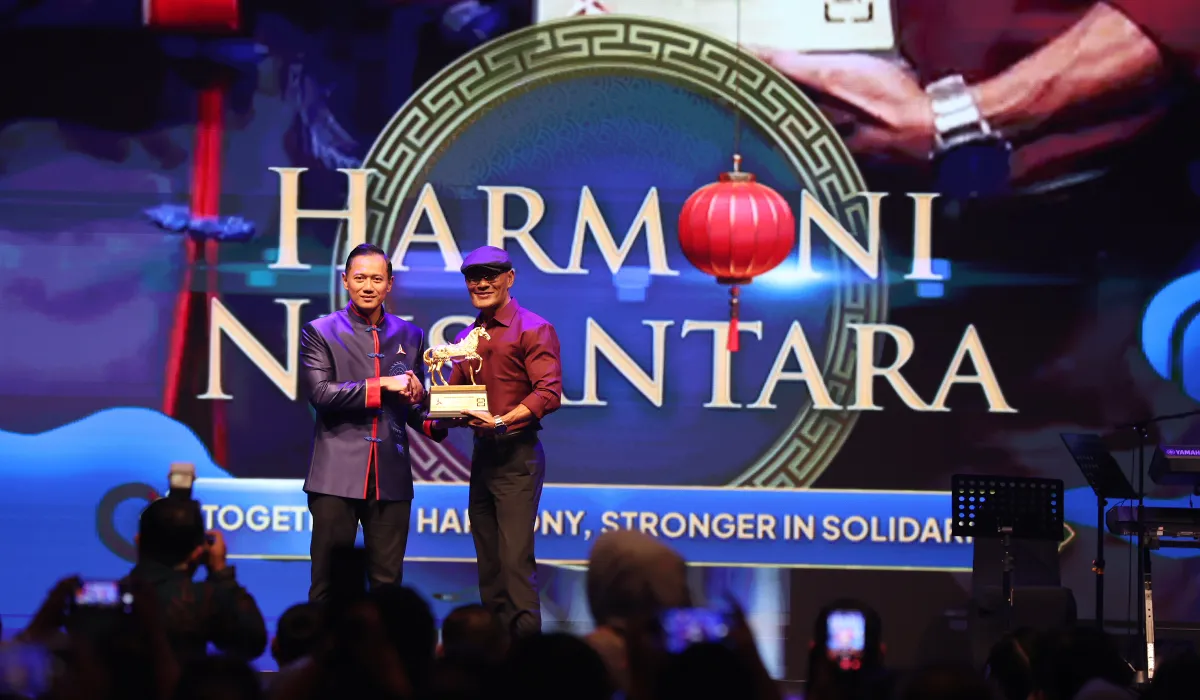AHY Anugerahkan Penghargaan kepada Deddy Corbuzier di Perayaan Imlek 2026