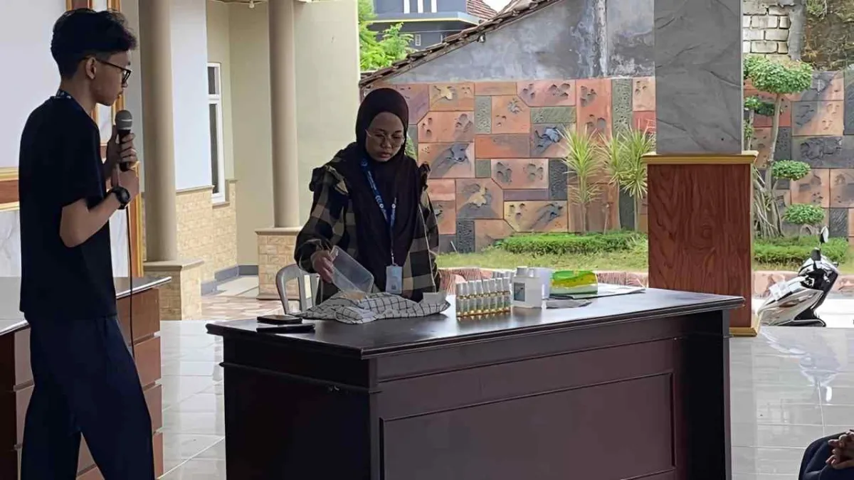 Inovasi Spray Serai Mahasiswa UNAIR Cegah DBD dan Tingkatkan Ekonomi Lokal