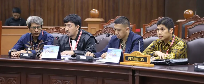MK Uji Materiil UU Bahasa Terkait Kewajiban Bahasa Indonesia dalam Perjanjian