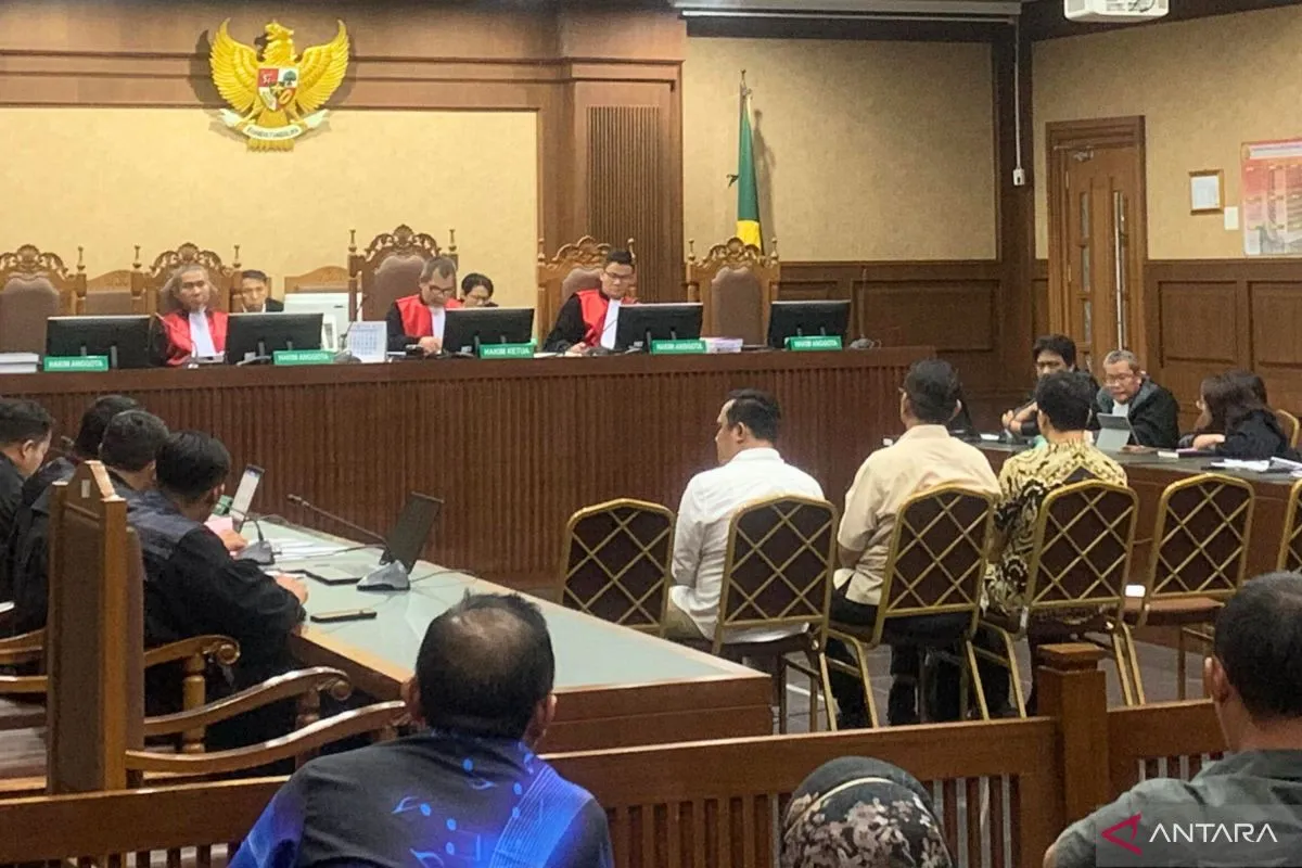 Tiga Terdakwa Perintangan Kasus Korupsi Dituntut Hingga 10 Tahun Penjara