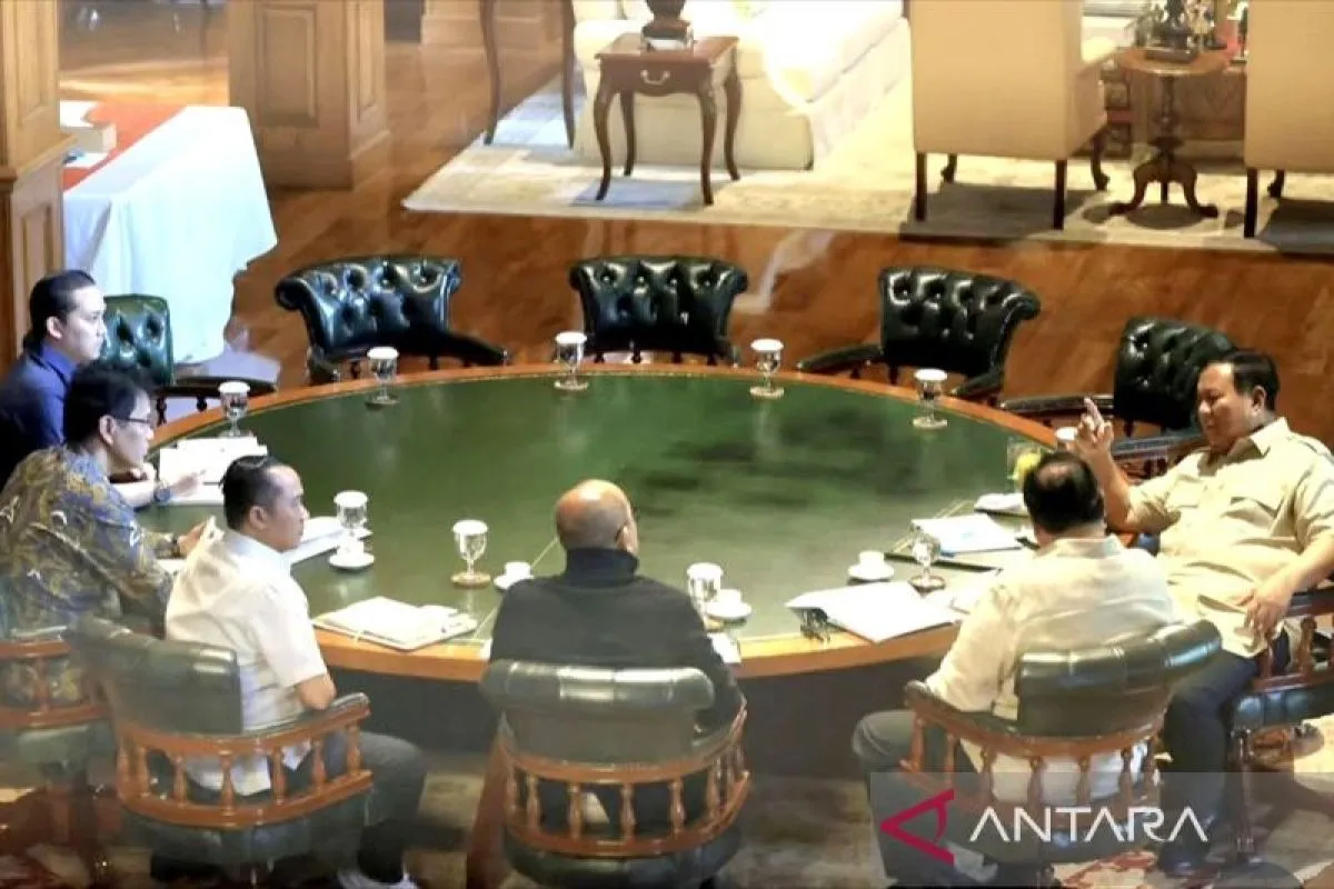 Prabowo Rapat Strategi Perundingan Ekonomi RI-AS di Hambalang