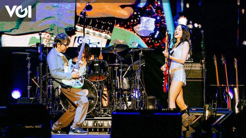 Olivia Rodrigo Undang Weezer dalam Penampilan Utama Lollapalooza