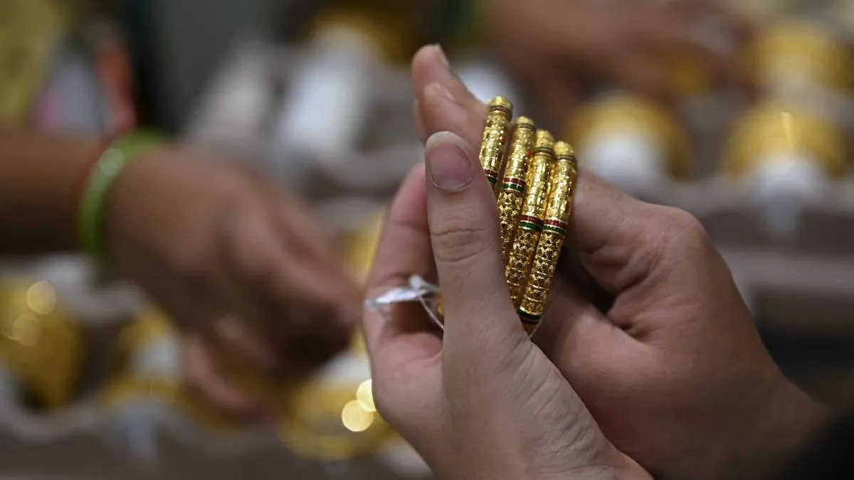 Harga Emas dan Perak Turun di Tengah Ketegangan Geopolitik Iran-AS