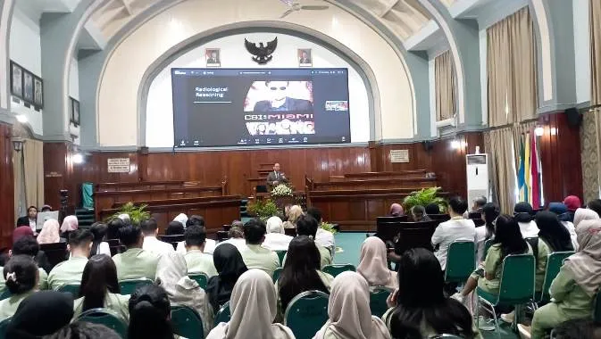 FK Unair Perkuat Kerja Sama Internasional di Bidang Radiologi dengan UKM