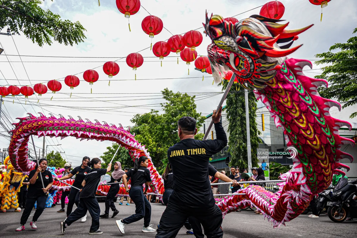 Festival Kampung Pecinan Madiun Kembali Gelar Kirab Barongsai di Pembukaan Imlek