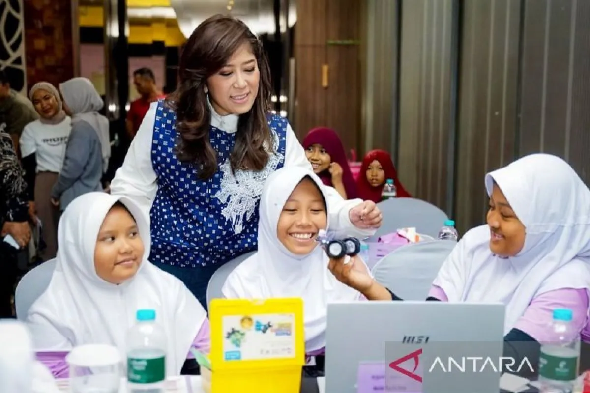 Menkomdigi Ajak Perempuan Tingkatkan Partisipasi di Sektor Teknologi