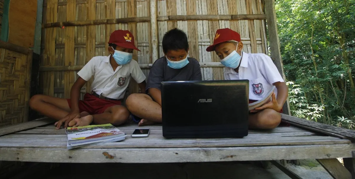 Mengatasi Kesenjangan Akses Internet di Indonesia