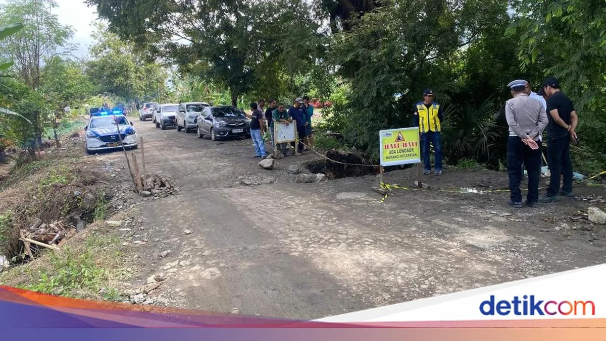 Longsor di Jalan Poros Soppeng-Wajo, Truk Dilarang Melintas
