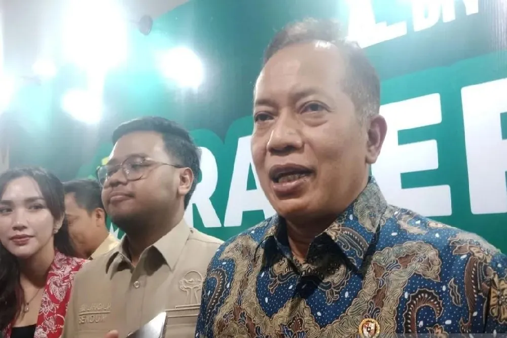Menkop Dorong Inovasi Genteng Ramah Lingkungan dari Limbah Batu Bara