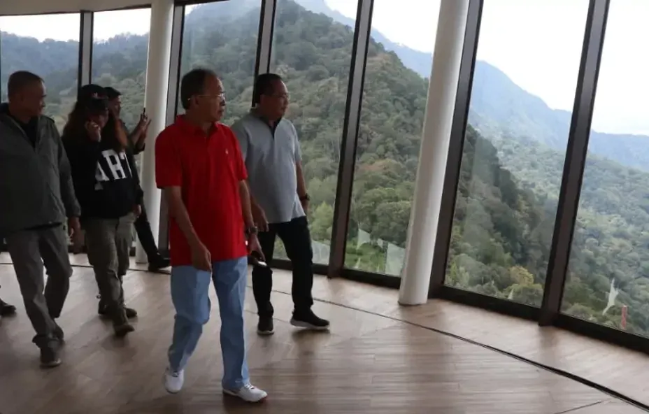 Gubernur Koster Tinjau Pembangunan Turyapada Tower sebagai Ikon Wisata Bali Utara