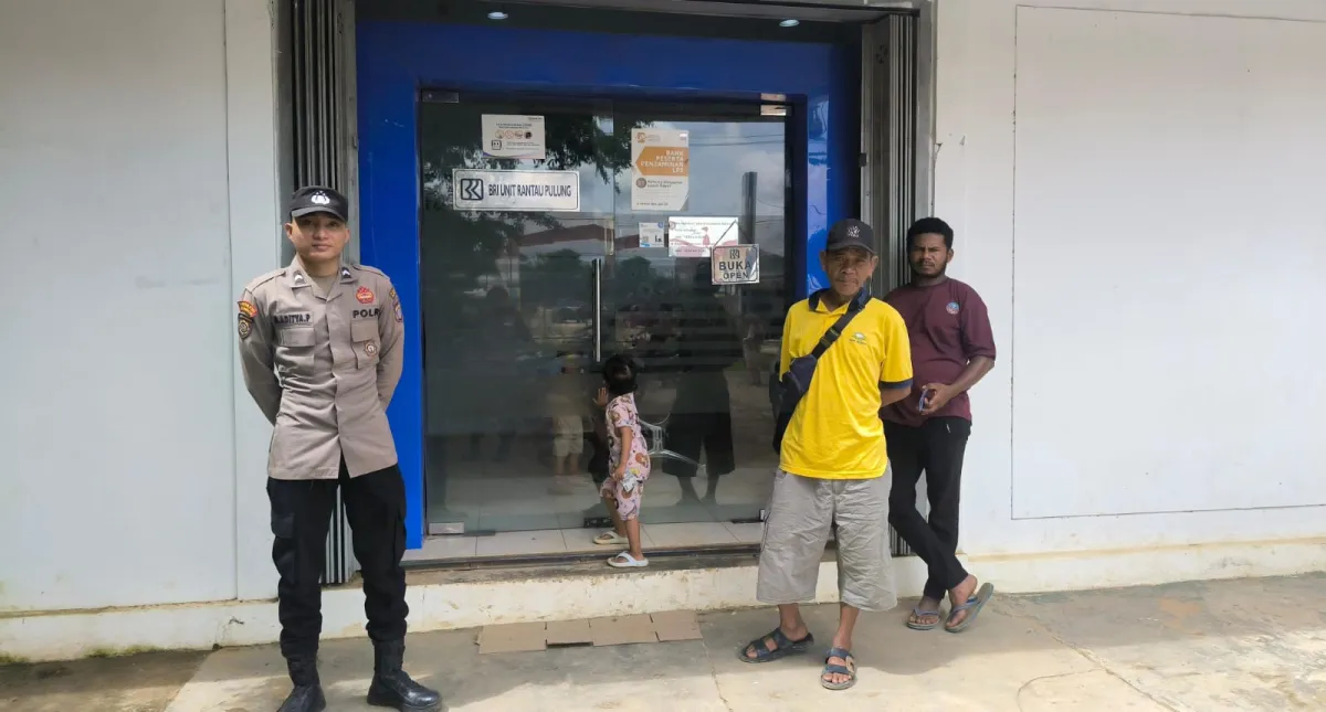 Polsek Rantau Pulung Lakukan Patroli Keamanan di Bank