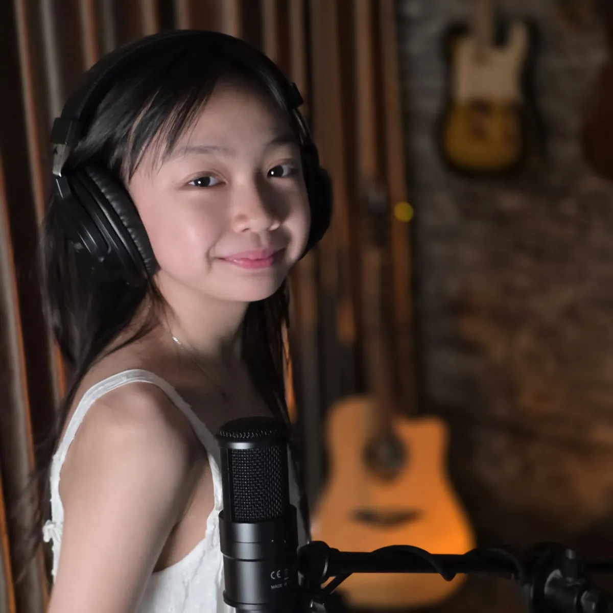 Lindee Cremona Luncurkan Single Terbaru 'Senyum Papa' Rayakan Cinta Keluarga