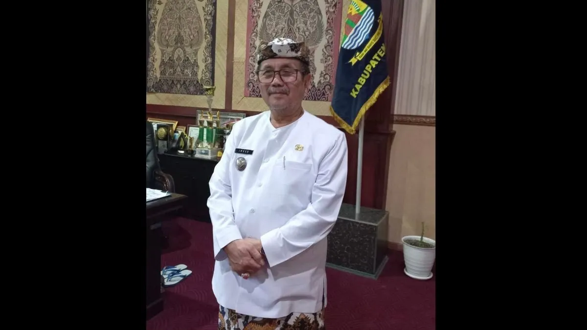 Bupati Cirebon Terbitkan Surat Edaran Wajib Jaga Kebersihan Lingkungan Kantor